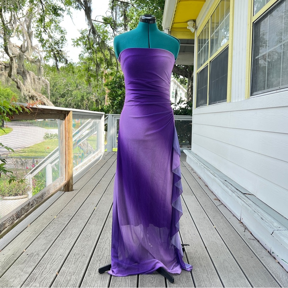Impress!: Maxi Elegant Purple Ombré Strapless Dress. Size Medium.